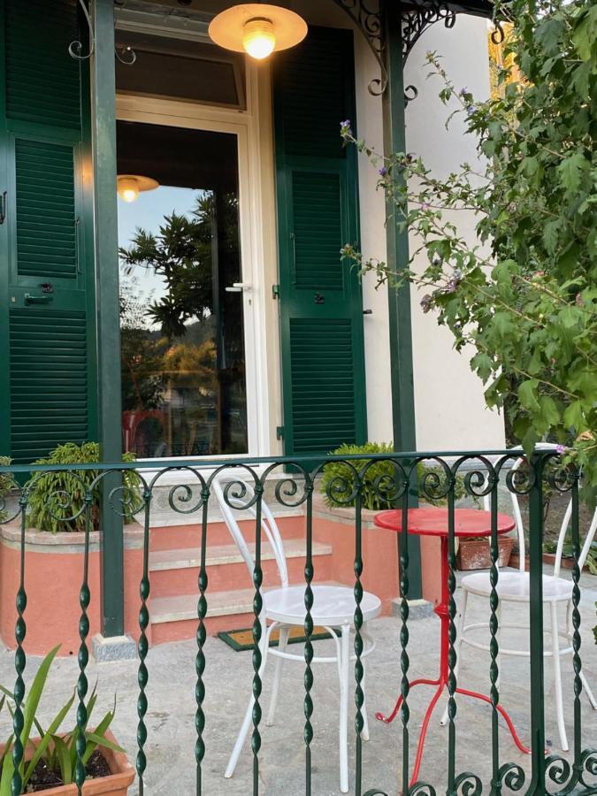 “Da Gio” In Un Antico Borgo Di Genova Apartment Luaran gambar